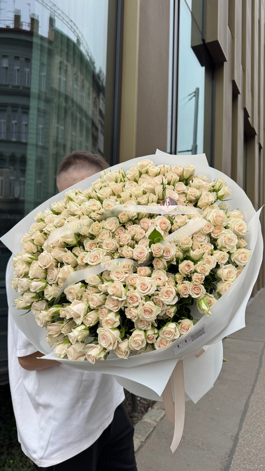 Kytice keřových růží «Champagne»