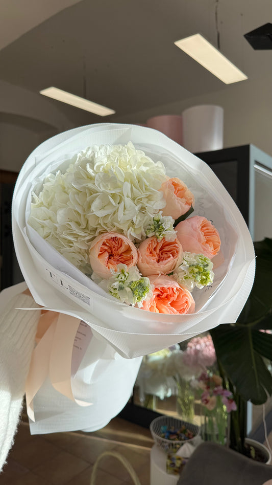 Kytice «Apricot Glow»